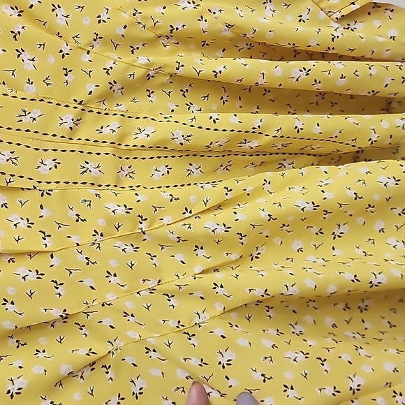 Max studio sz L spring top - Picture 3 of 4